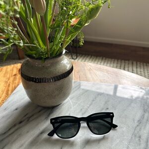 Ray-Ban 4140 601- Black Sunglasses with Dark black Lenses